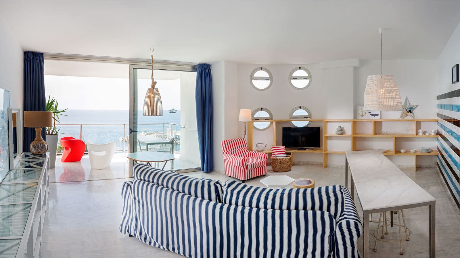 rooms-select-suite-with-balcony-6th-or-7th-floors