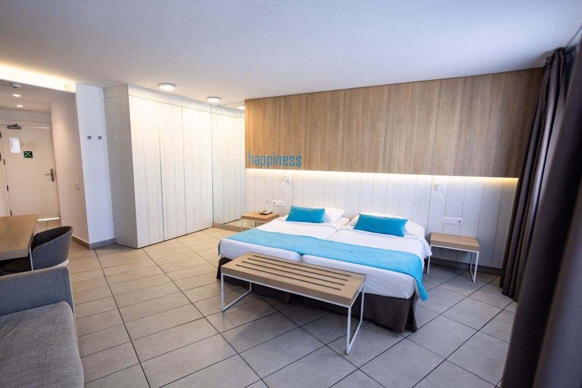 rooms-classic-double-room-balcony
