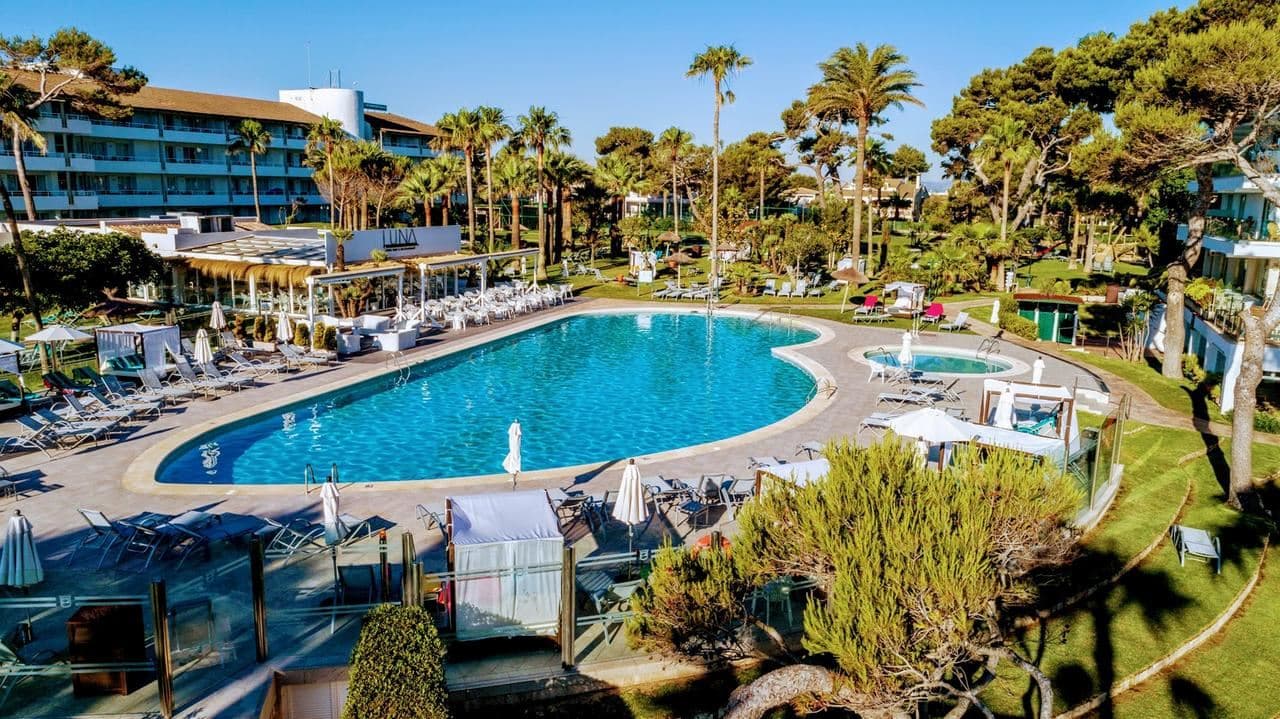 pools-outdoor-pool
