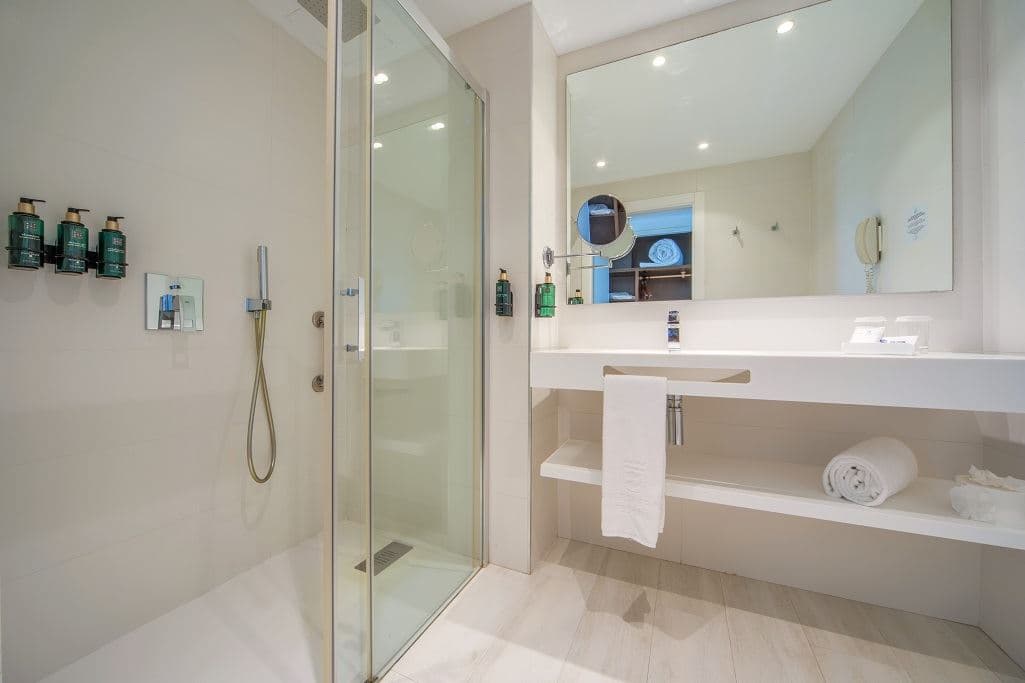 rooms-double-room-side-sea-view