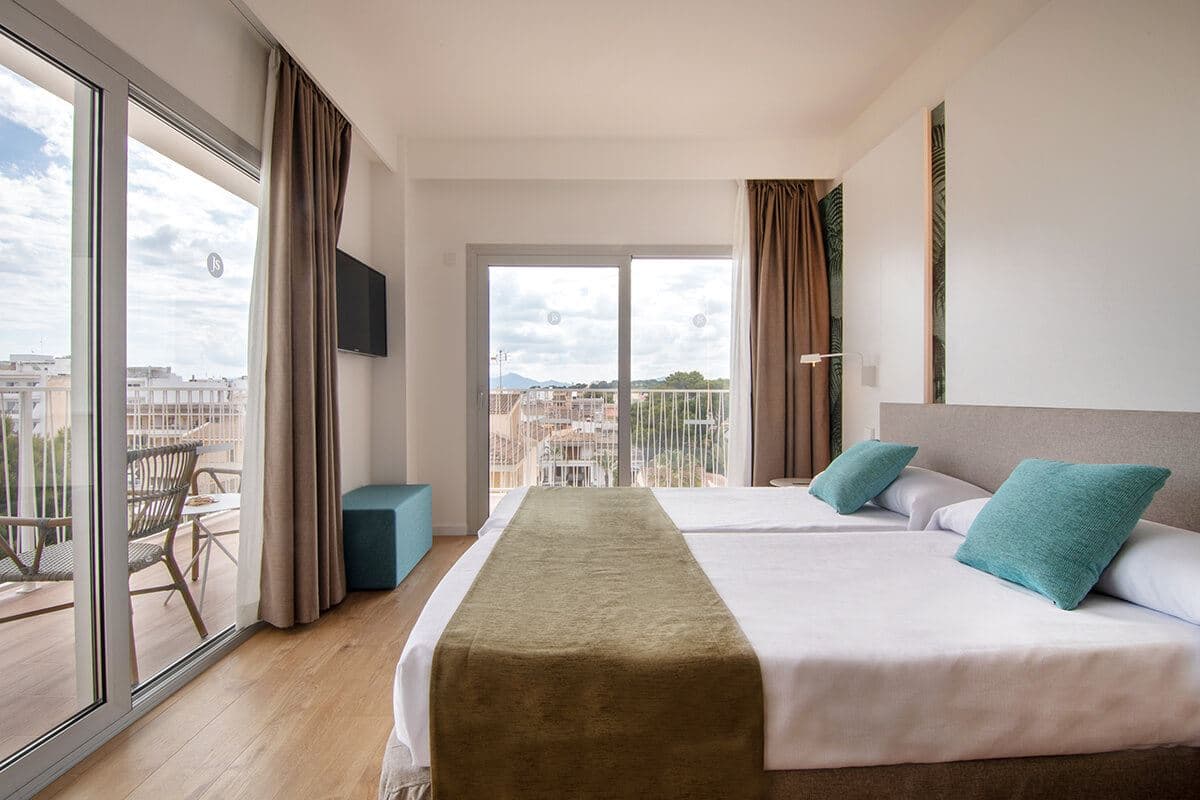 rooms-twin-room