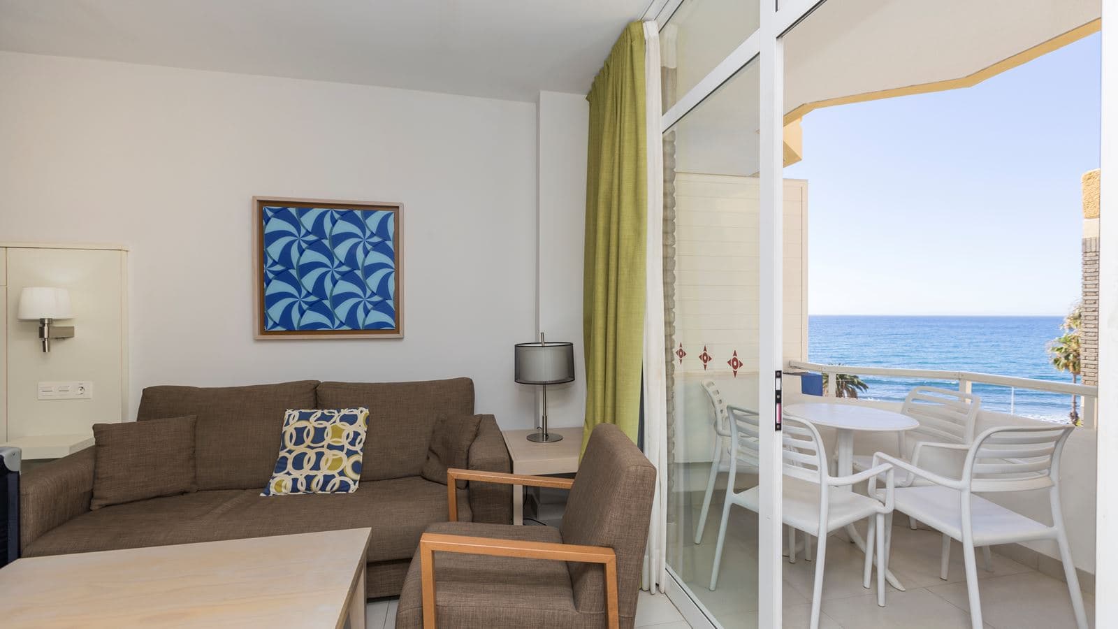 rooms-double-standard-1-bedroom-apartment-with-balcony-a2r