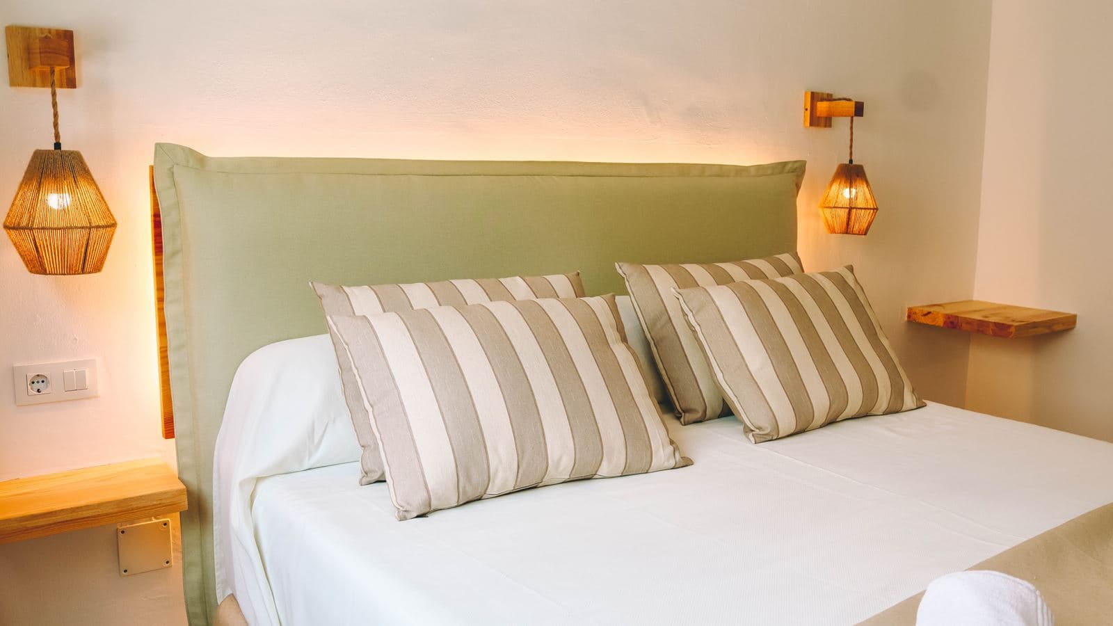 rooms-suite-seaview