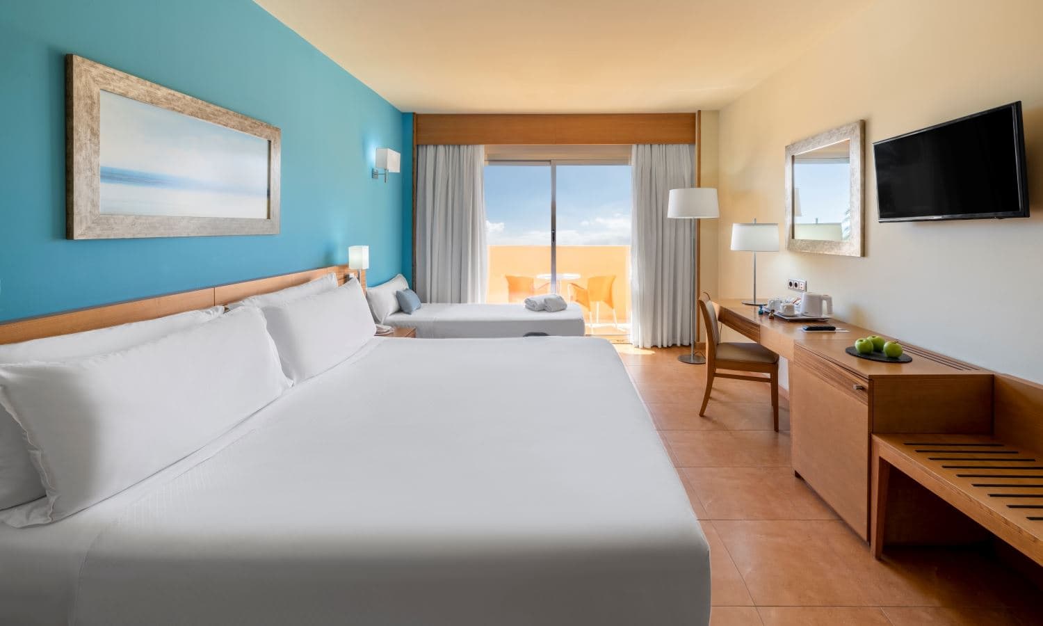 rooms-dbl-ssv-double-room-side-sea-view-with-balcony-or-terrace