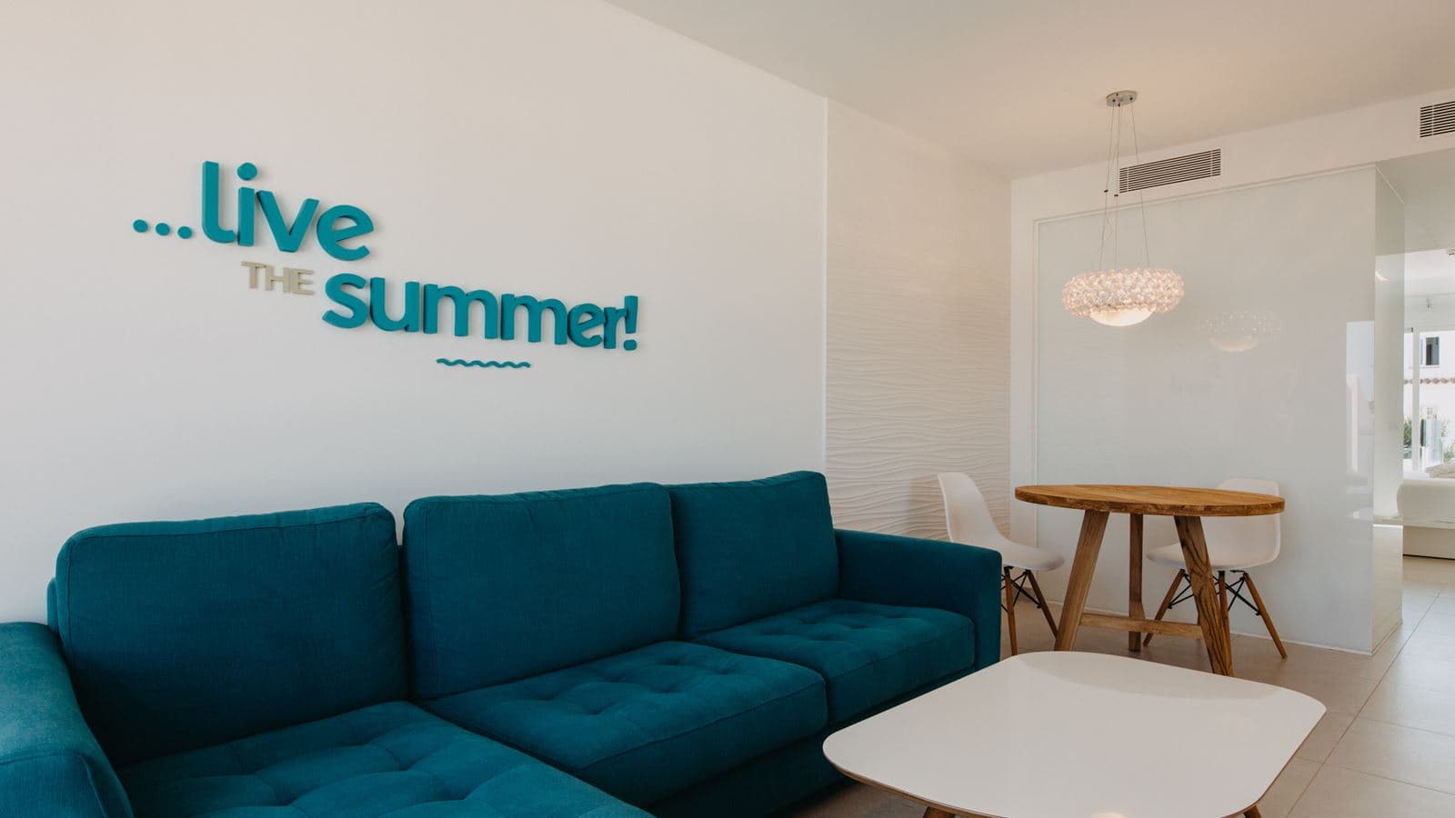 rooms-cool-suite