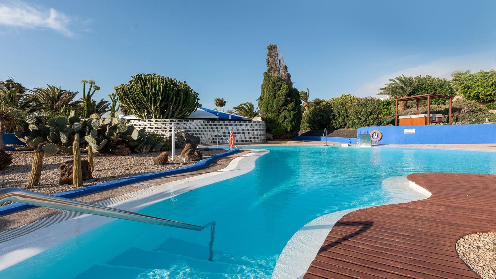 pools-outdoor-pool