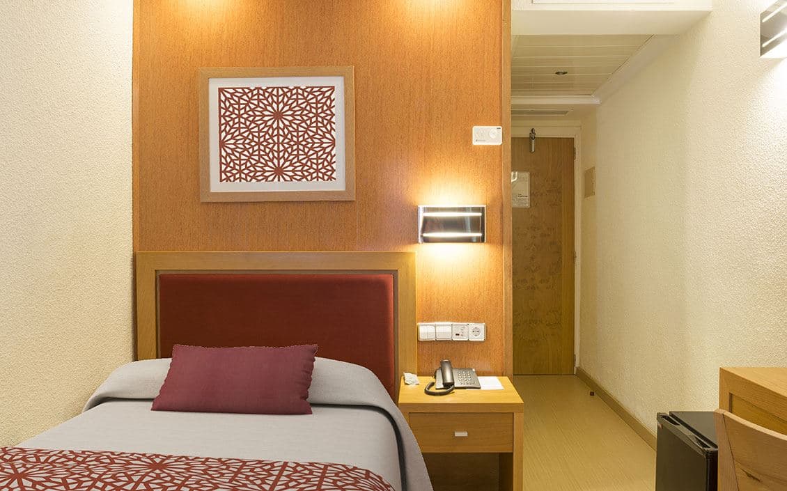 rooms-single-room