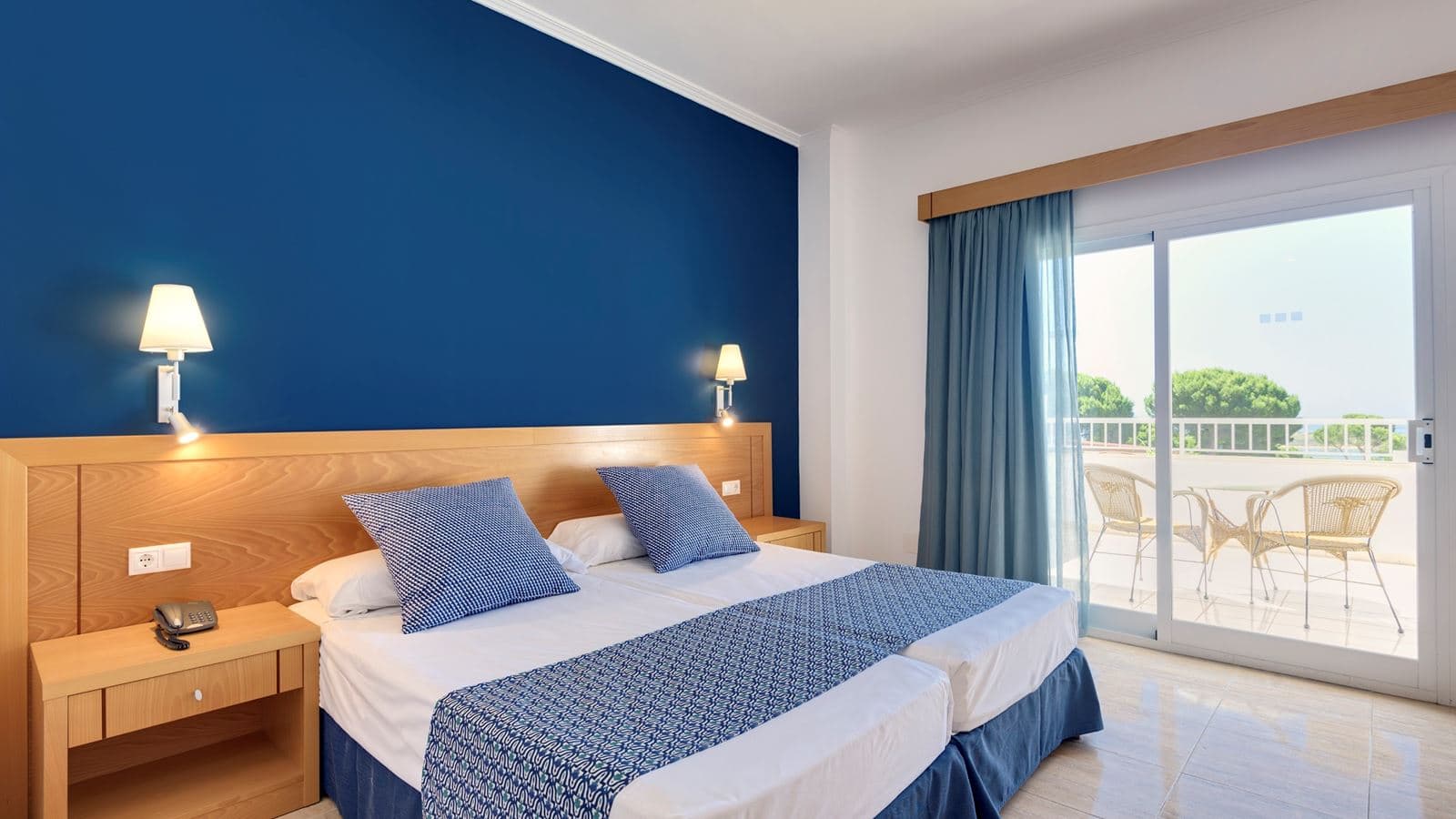 rooms-double-sea-view-room