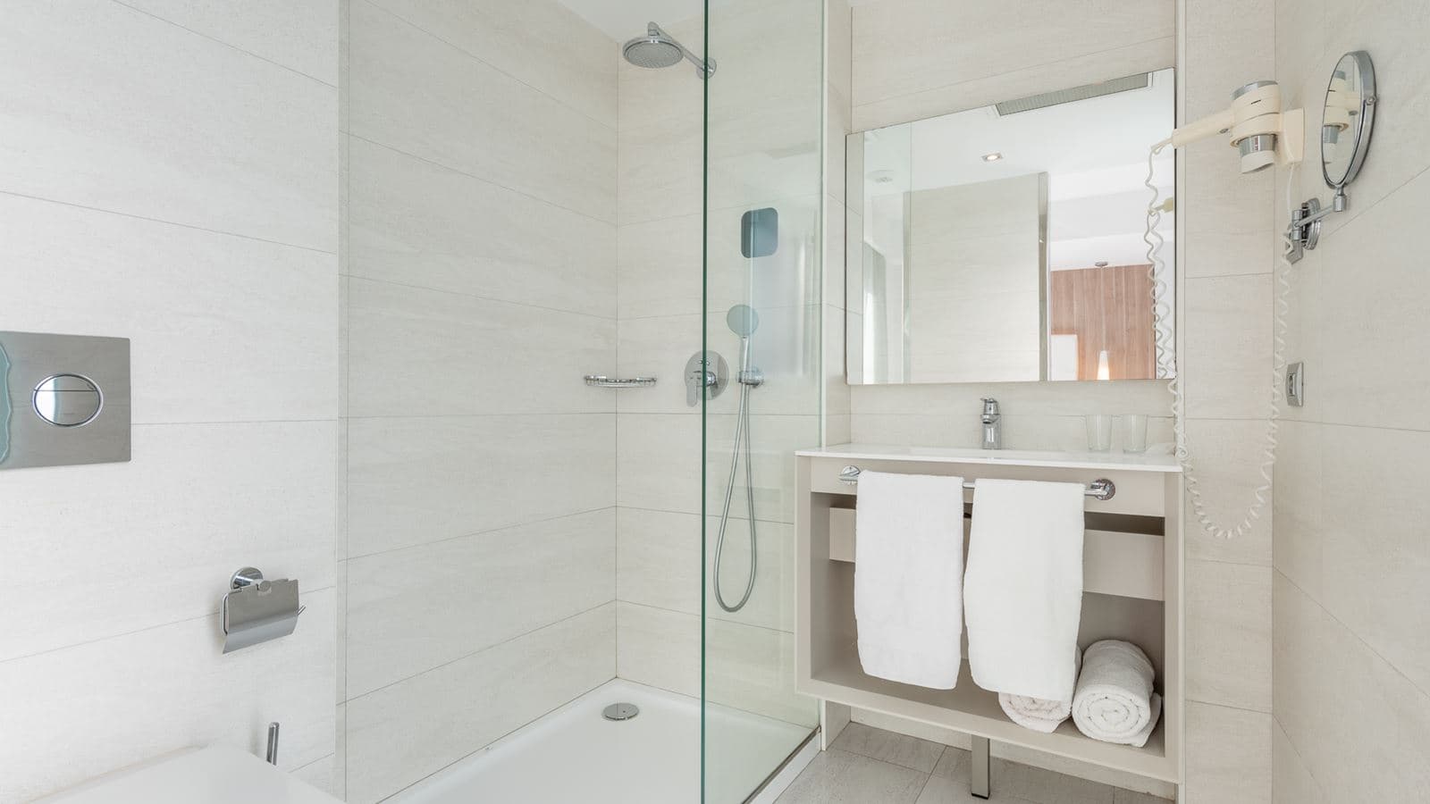 rooms-double-lateral-sea-view-room