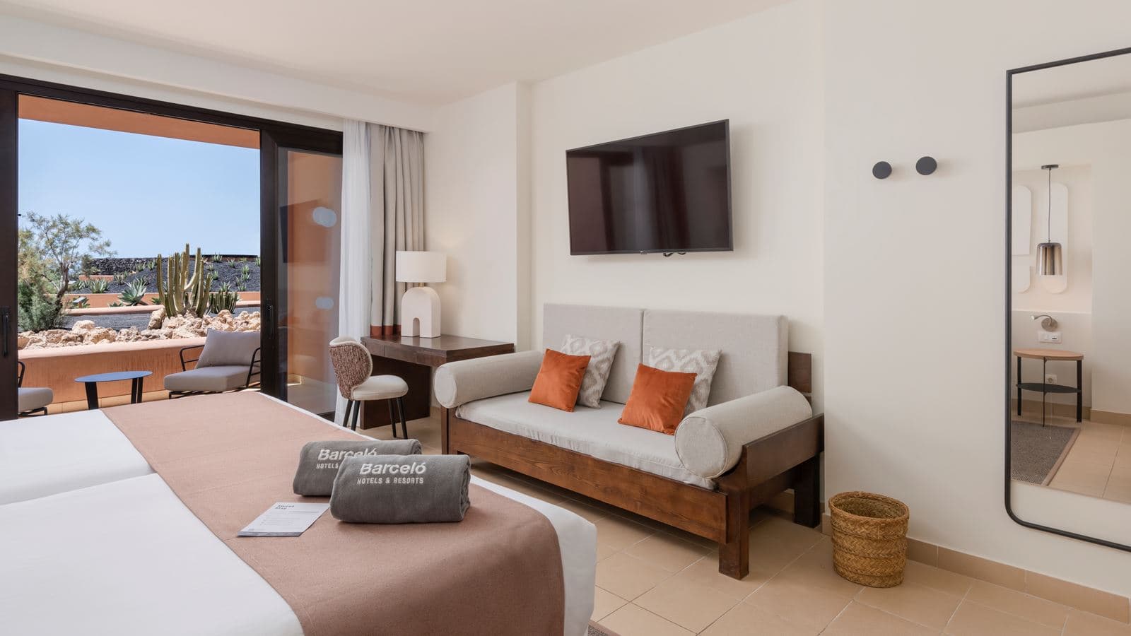 rooms-deluxe-room