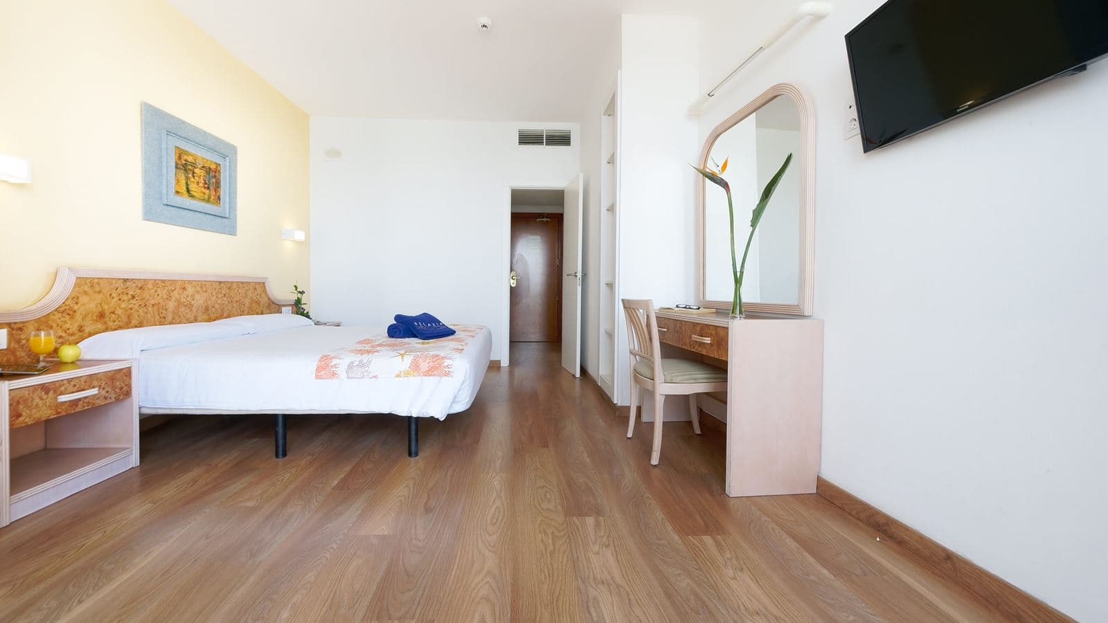 rooms-family-room