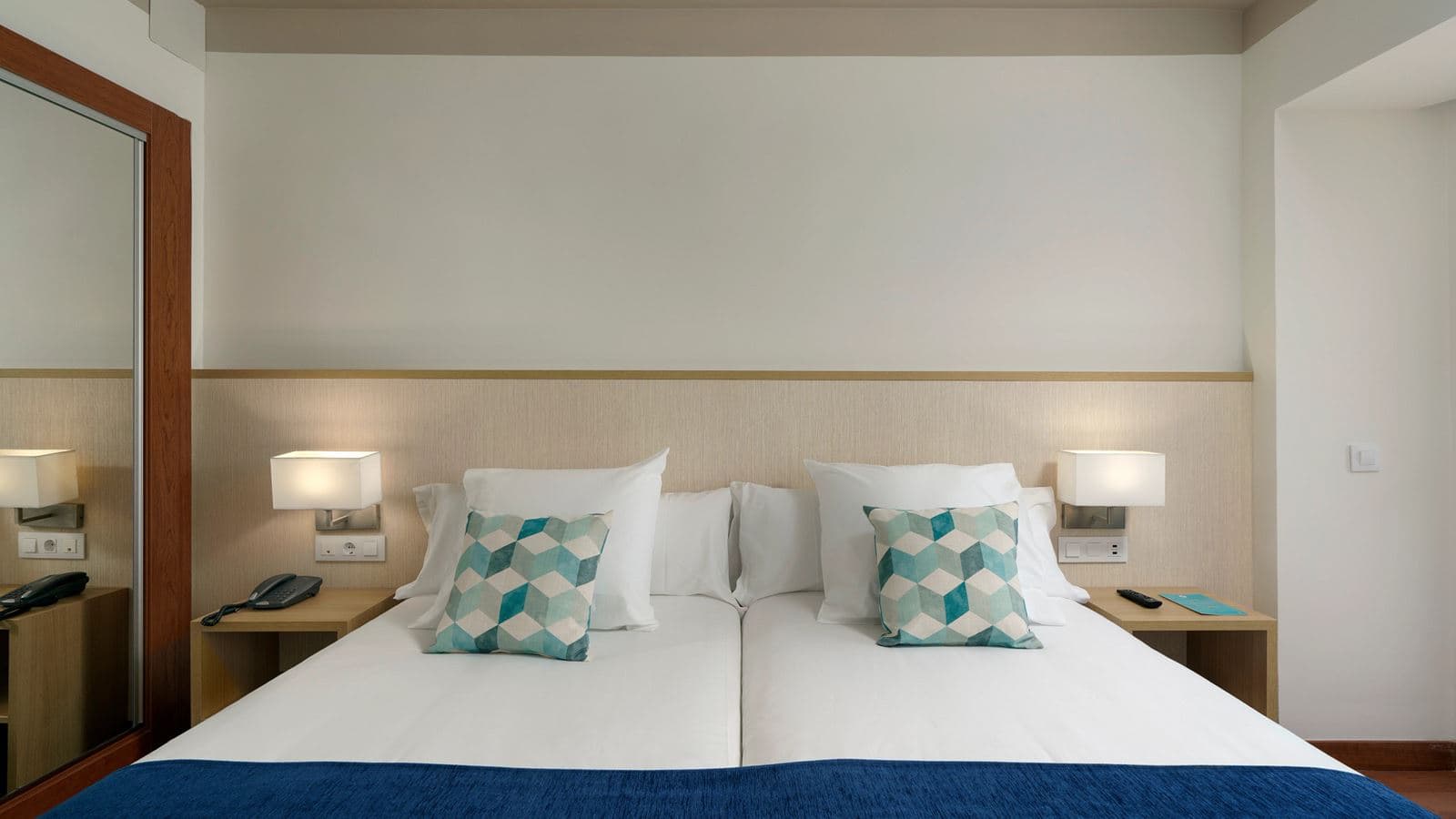 rooms-double-superior-room