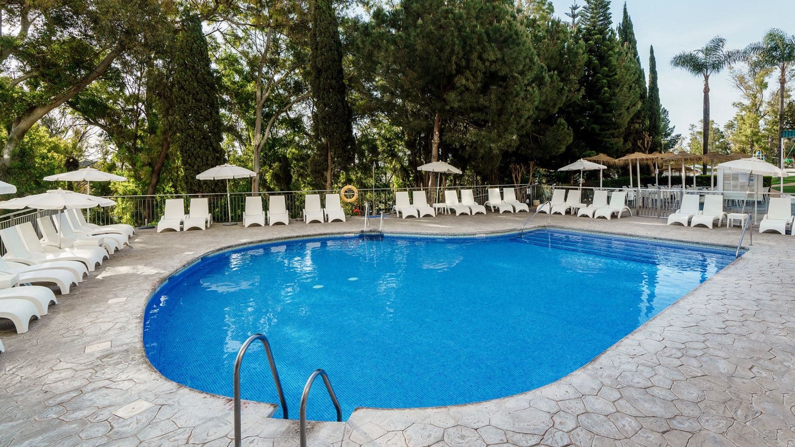 pools-outdoor-pool