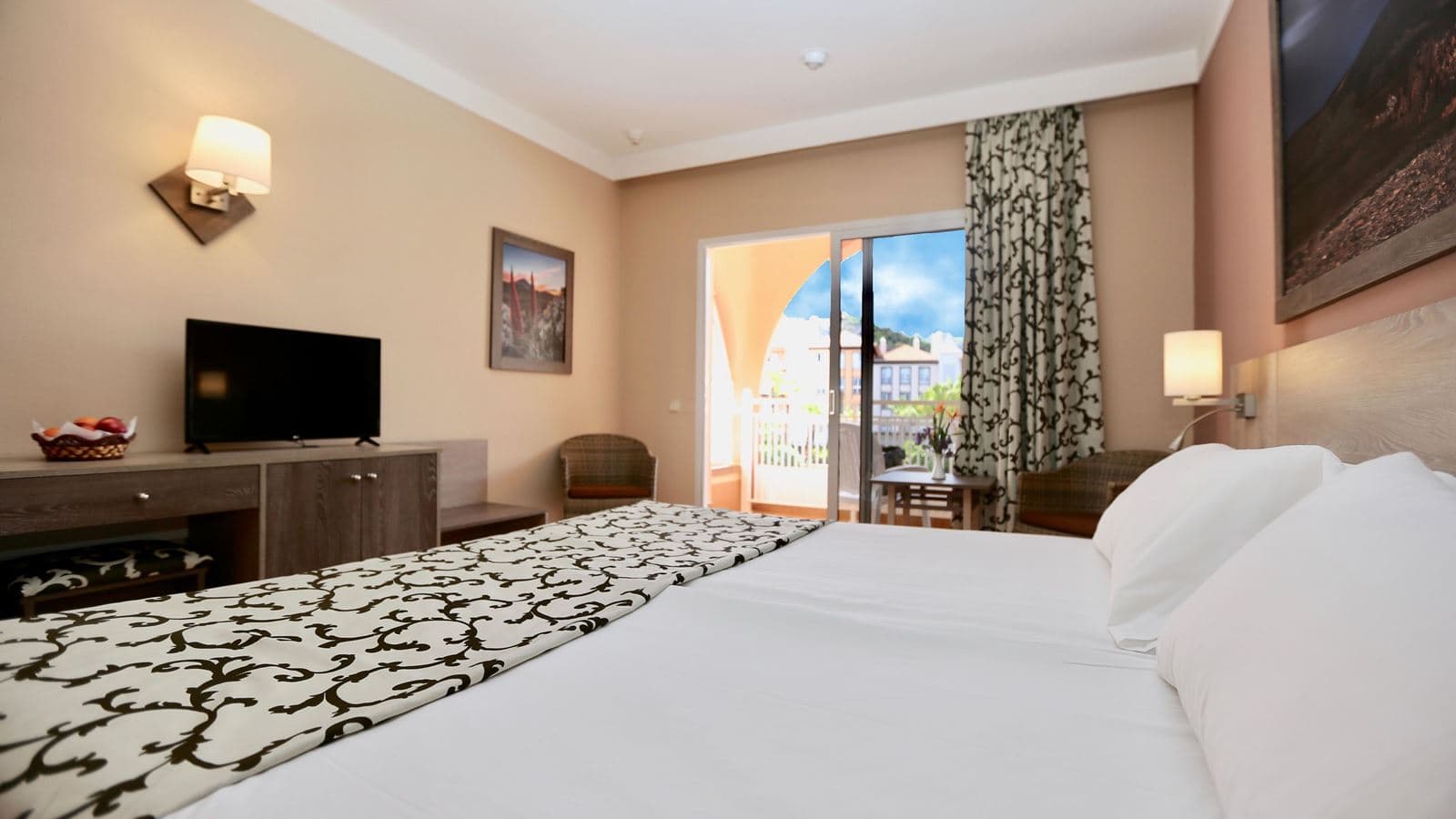 rooms-family-room