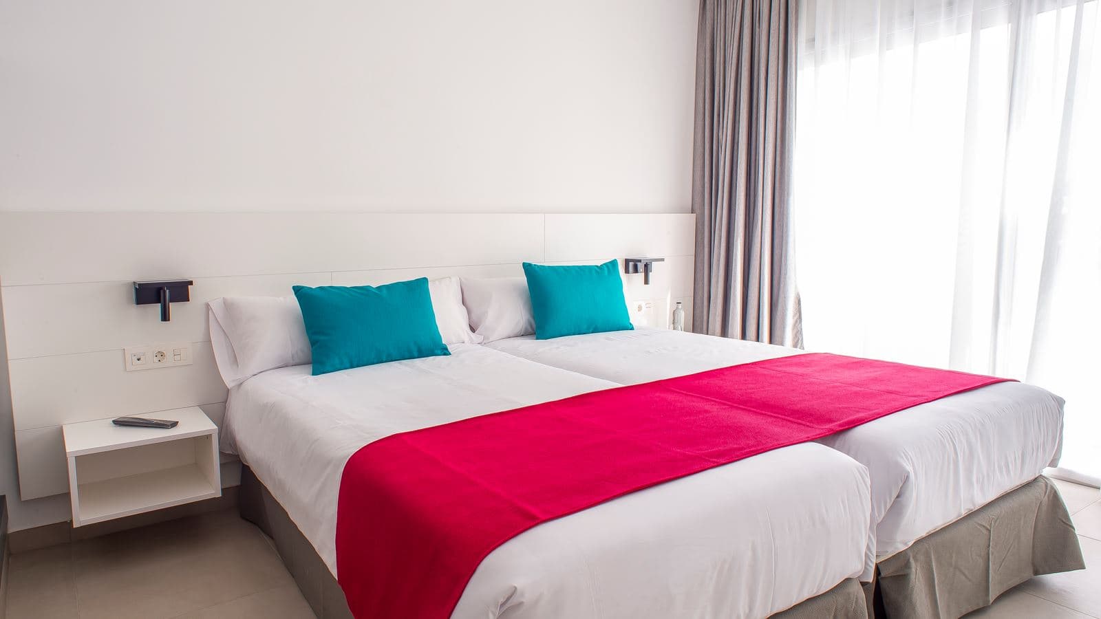 rooms-premium-suite-balcony-or-terrace