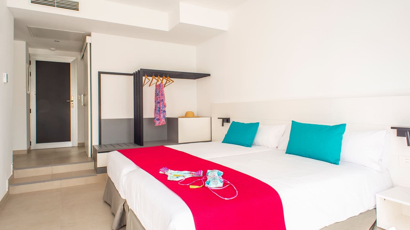 rooms-premium-suite-balcony-or-terrace
