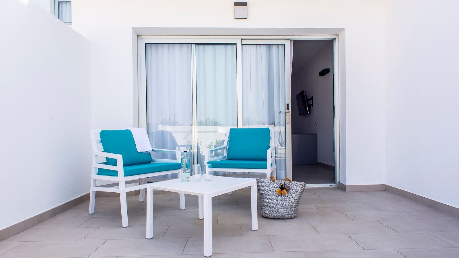 rooms-junior-suite-balcony-or-terrace