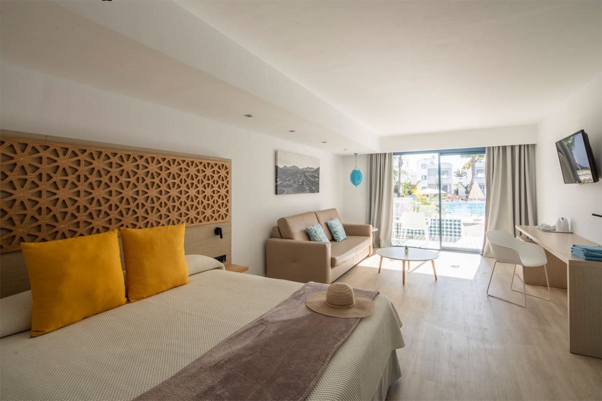 rooms-junior-suite-with-terrace-or-balcony
