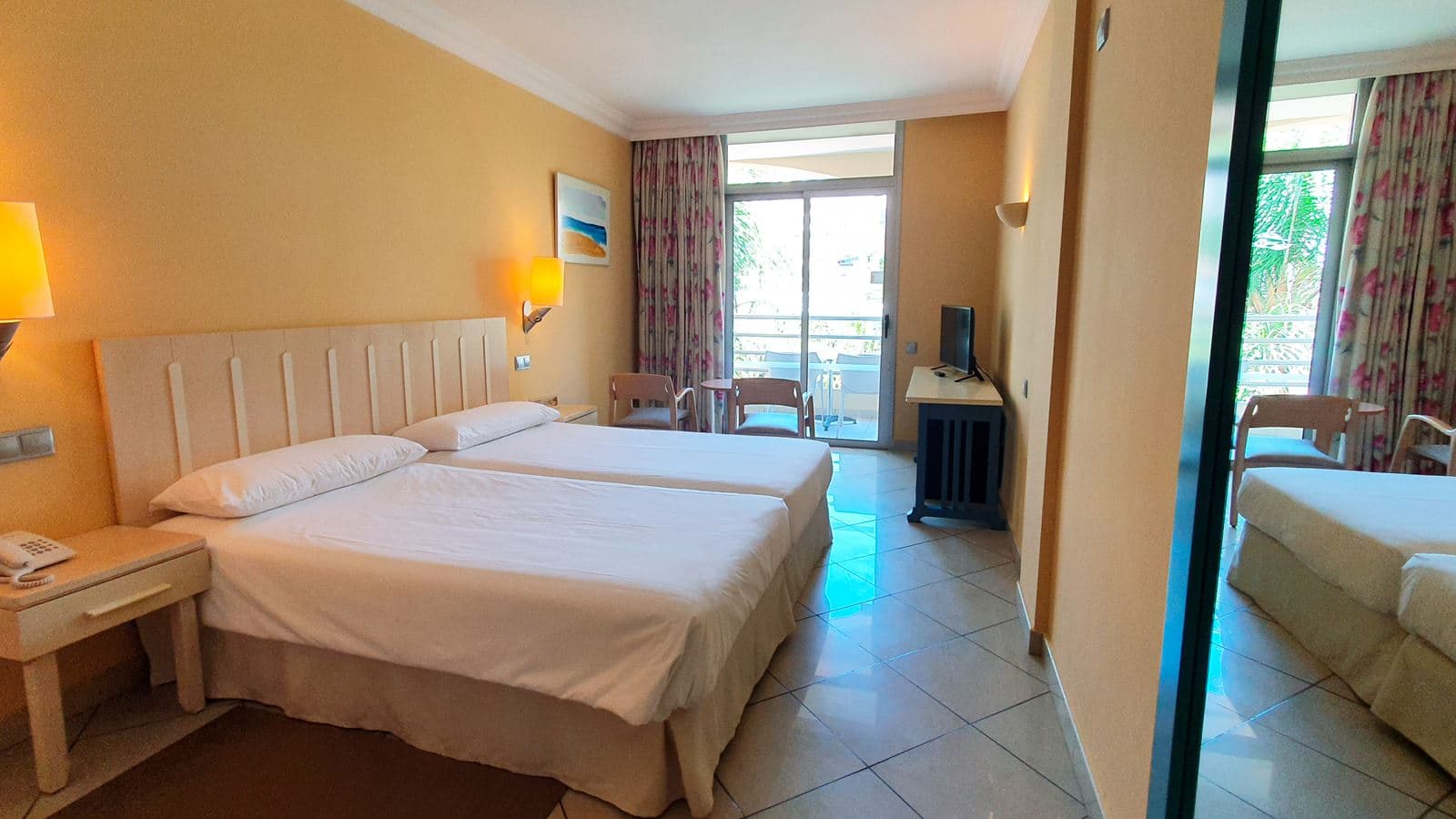 rooms-dsty-double-standard-yield-balcony
