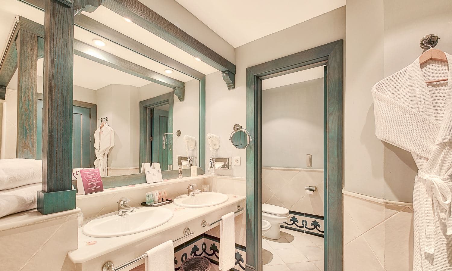rooms-double-room-pool-view-dbl-pv