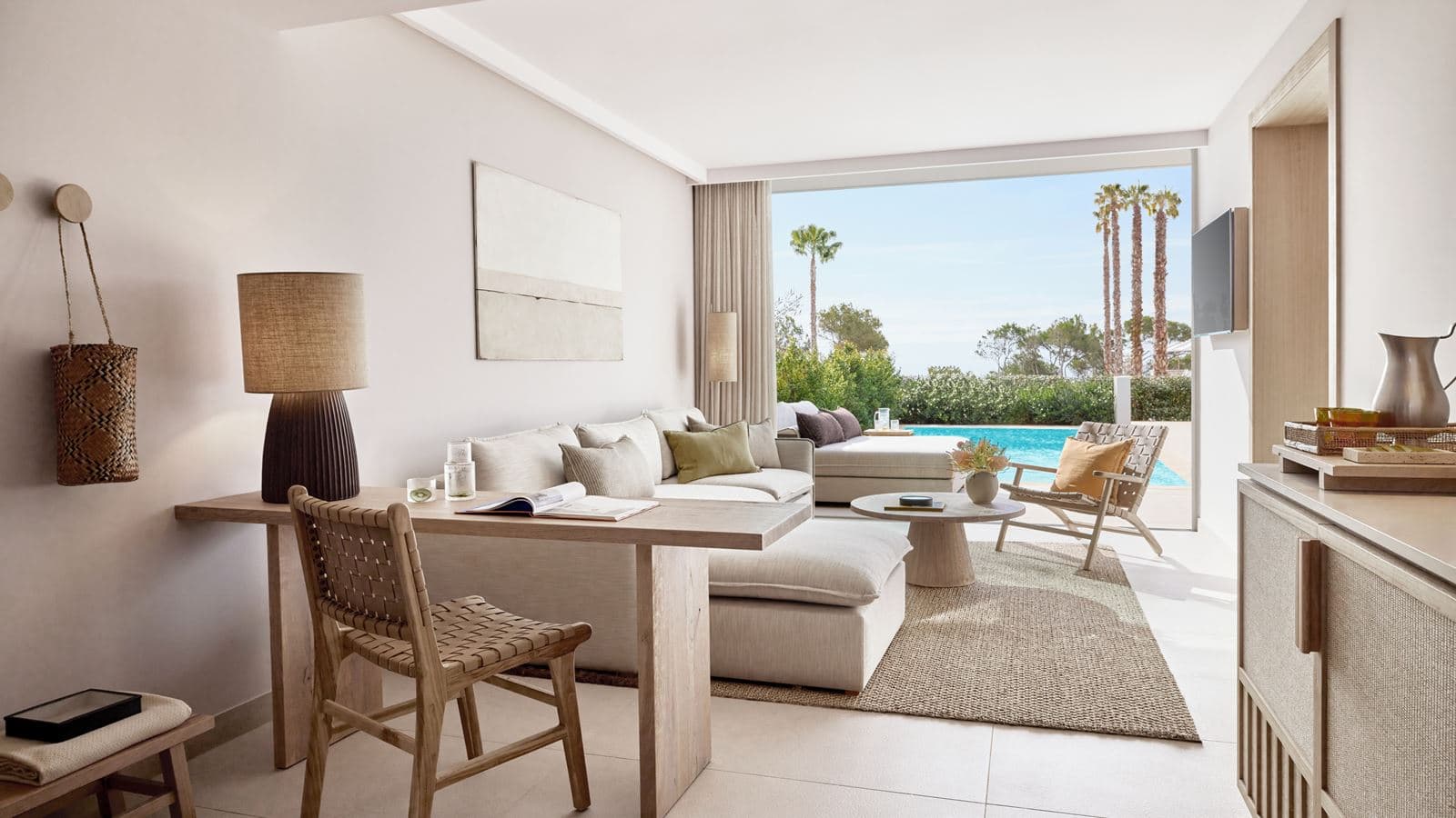 rooms-deluxe-one-bedroom-suite-private-pool-garden-view