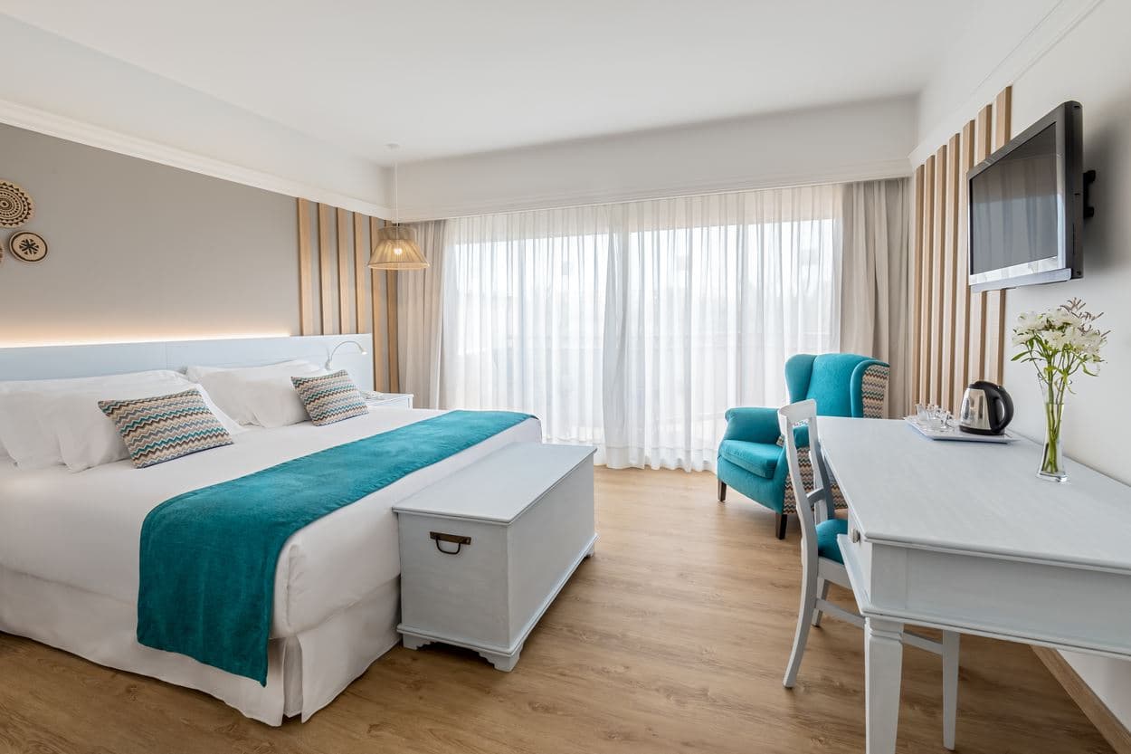 rooms-double-room-balcony-or-terrace
