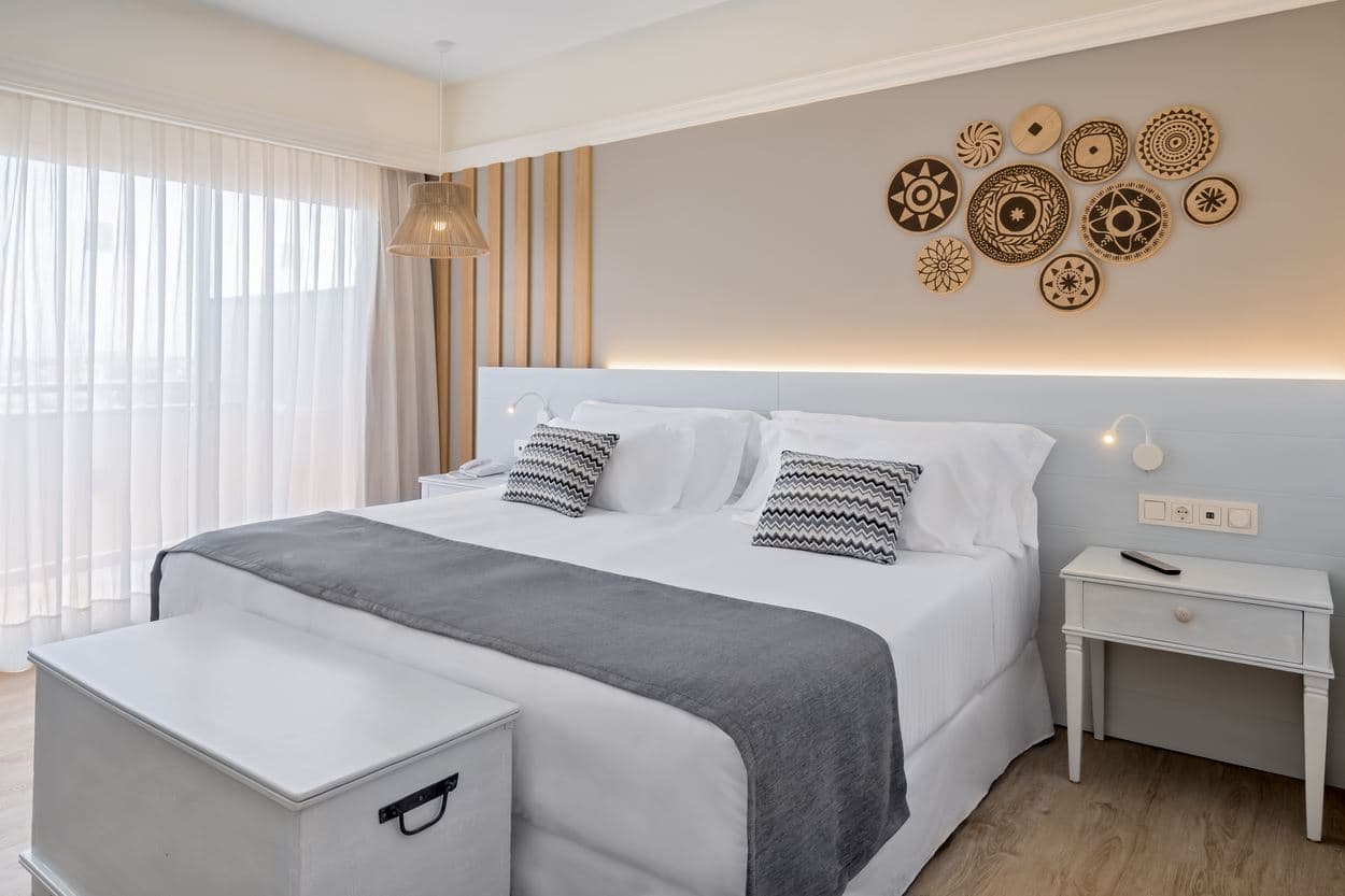 rooms-double-room-balcony-or-terrace