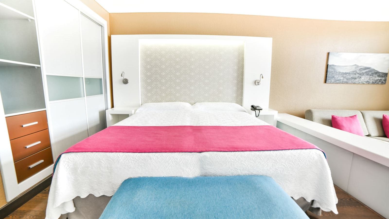 rooms-superior-sea-view-room-renovated-with-balcony-or-terrace