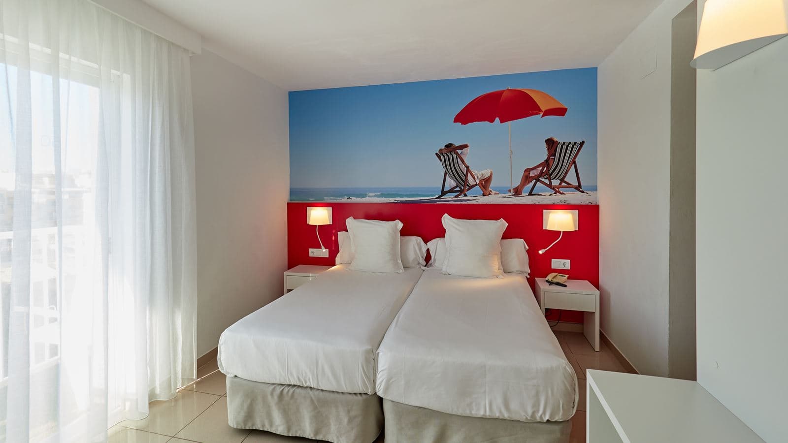 rooms-db--twin-room-balcony-or-terrace