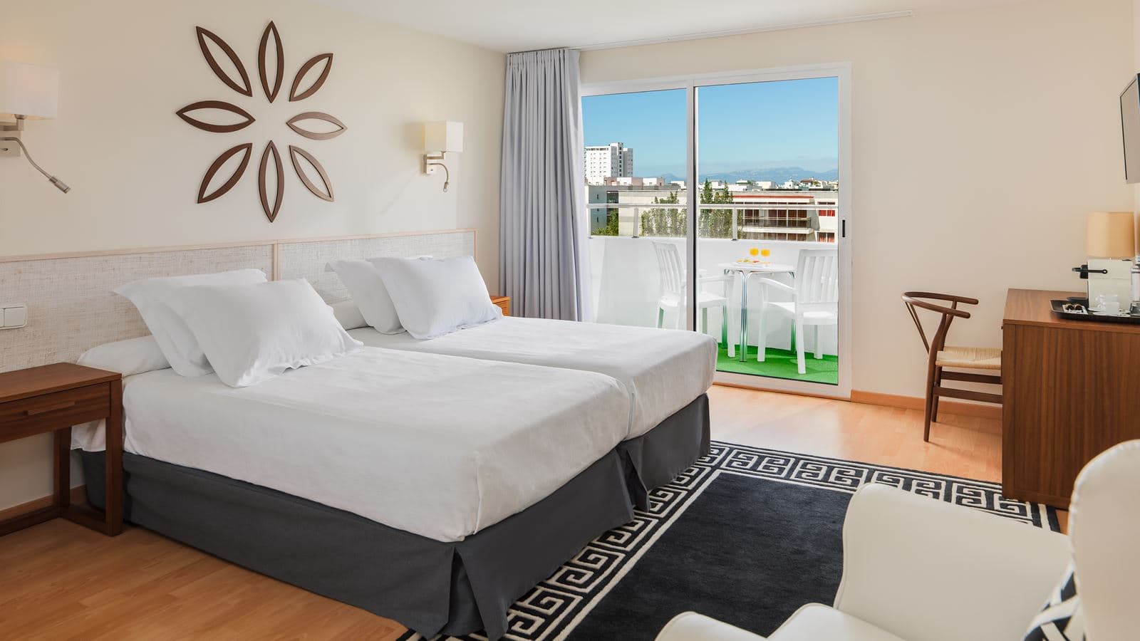 rooms-superior-room