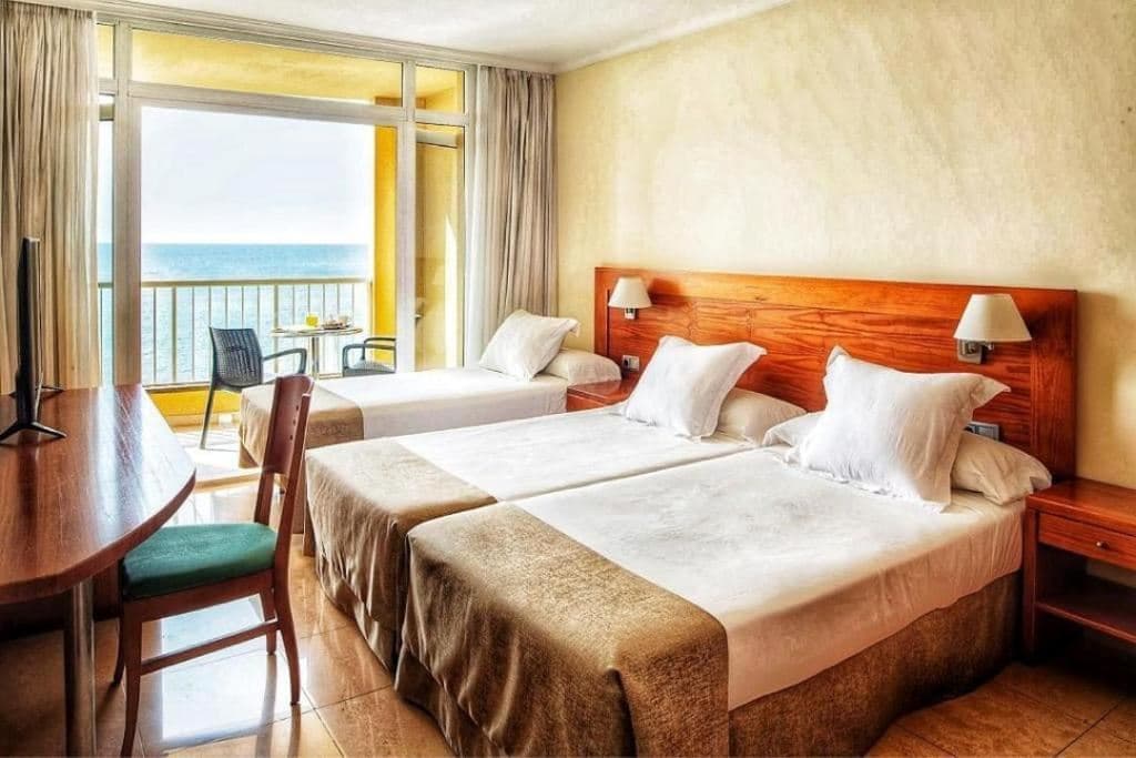 rooms-room-standard-sea-view-balcony-or-terrace