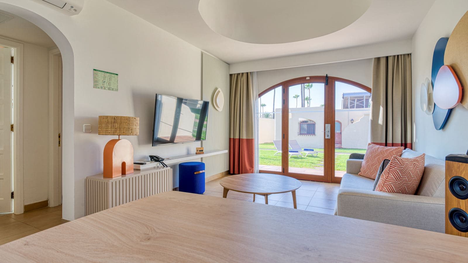 rooms-premier-villa-emblem-1-bedroom-with-terrace--v1