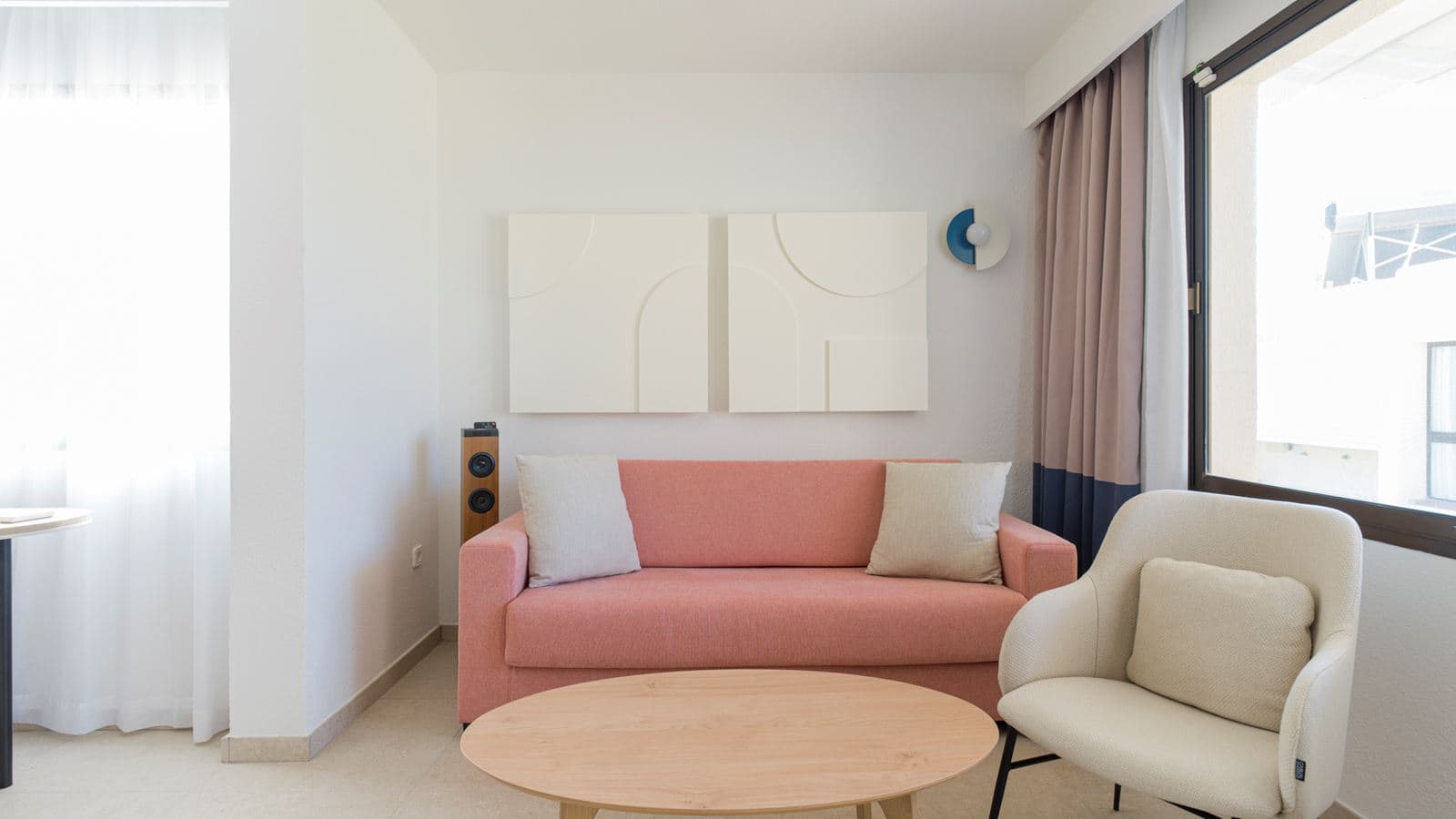 rooms-superior-suite-emblem-with-terrace--susue