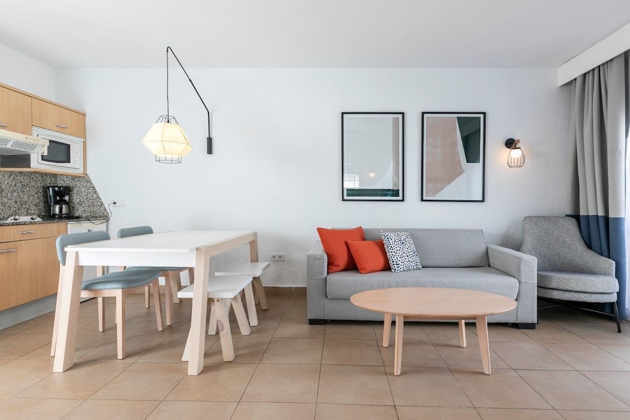 rooms-family-suite-2-bedrooms-with-terrace--pre2