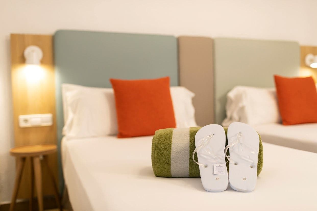 rooms-family-villa-emblem-2-bedrooms-with-terrace--v2