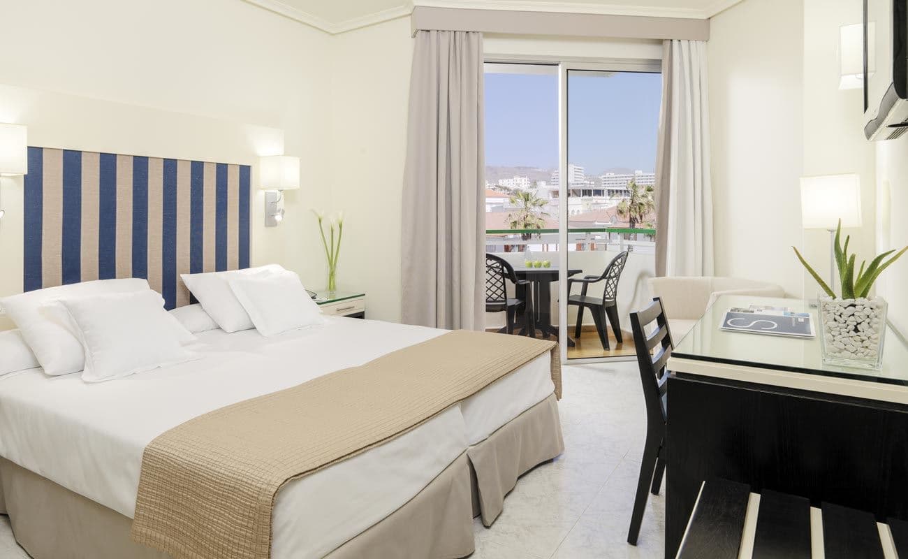 rooms-standard-room