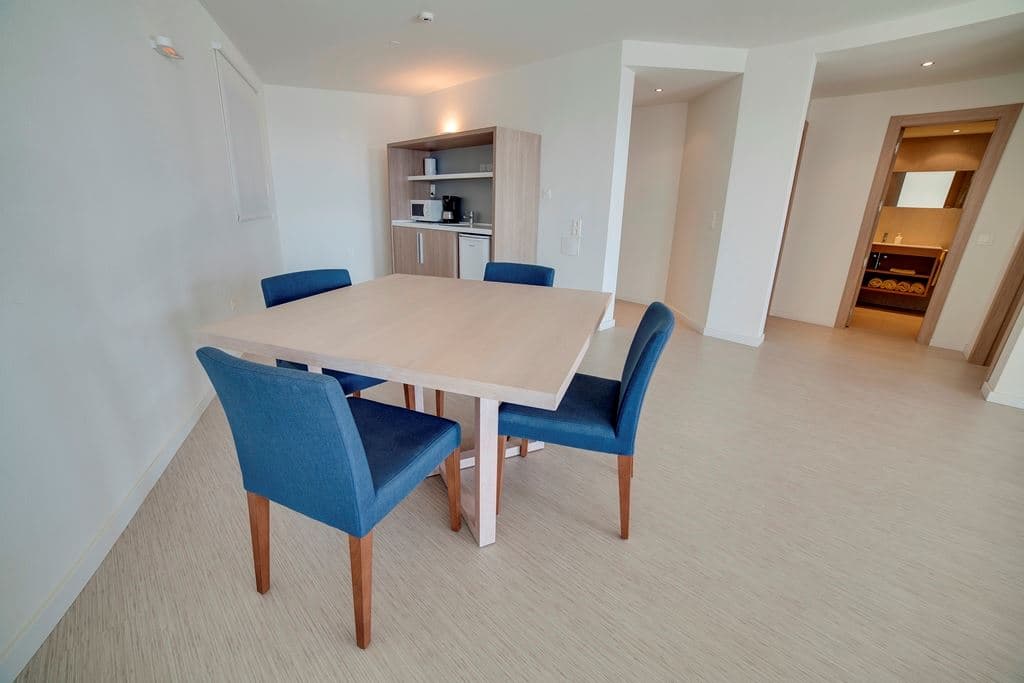 rooms-2-bedroom-suite-with-sea-view-and-balcony-or-terrace