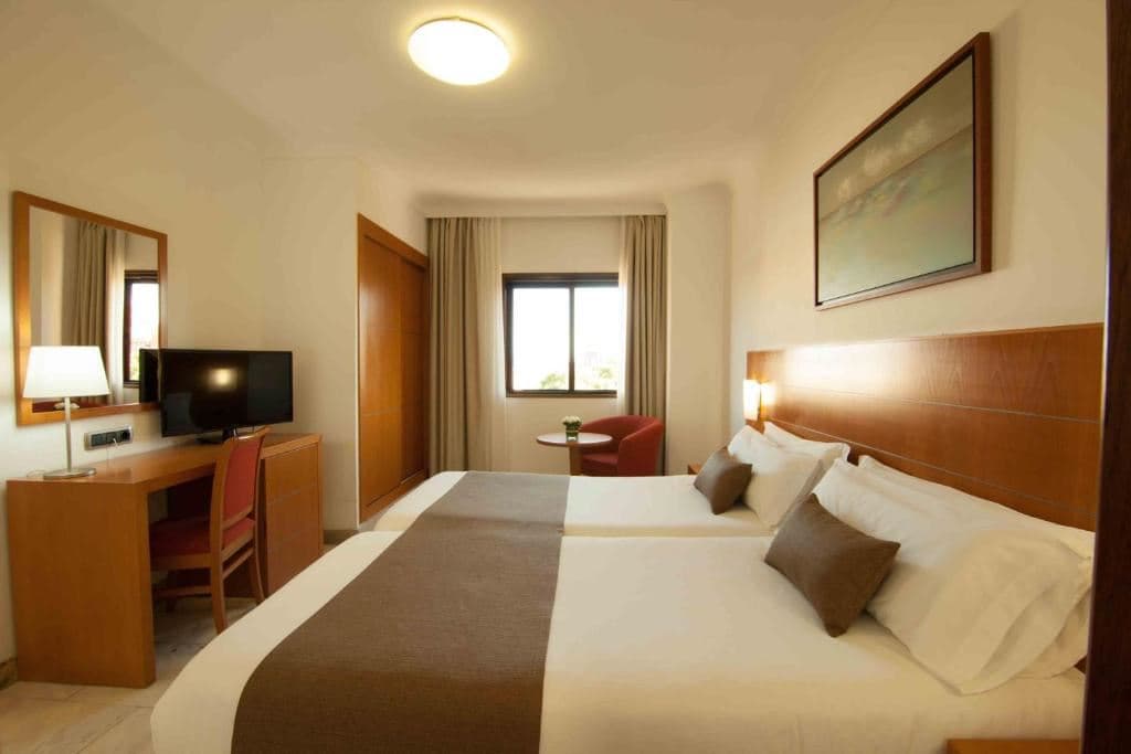rooms-basic-room