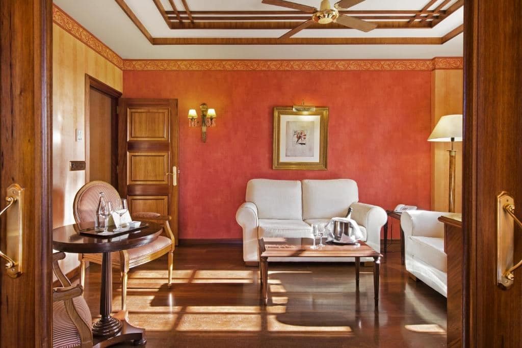 rooms-suite-prestige-with-balcony-or-terrace