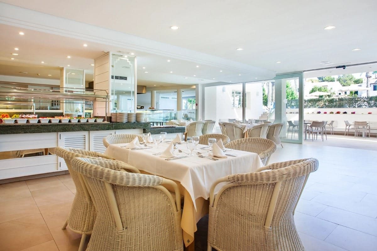 restaurants-restaurant