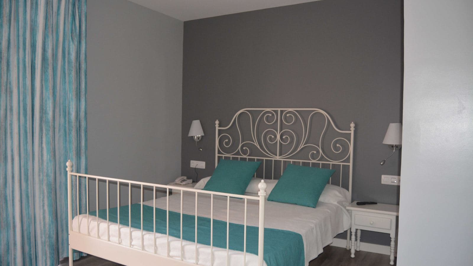 rooms-deluxe-studio