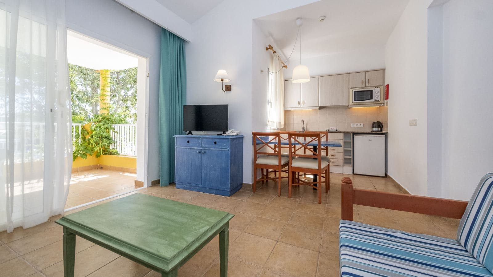 rooms-a1--apartment-1-bedroom-balcony-or-terrace