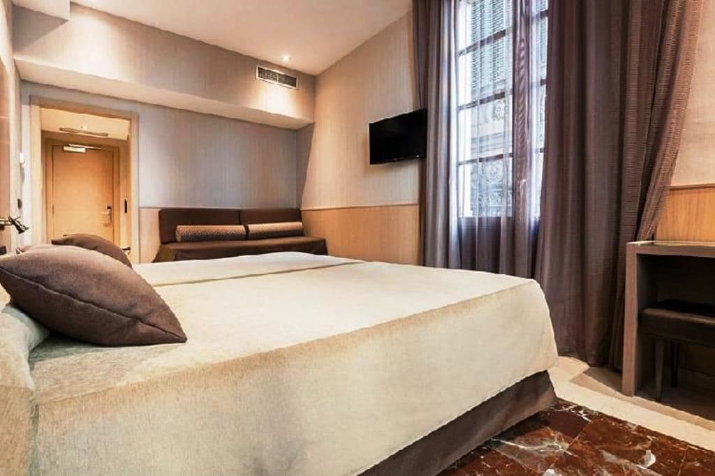 rooms-room-triple