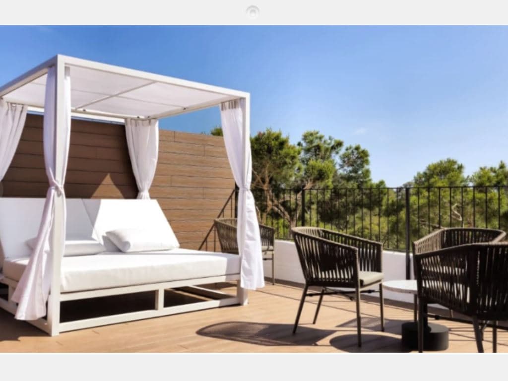 rooms-deluxe-room