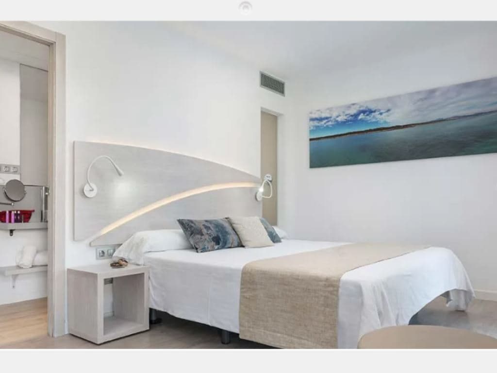 rooms-deluxe-room
