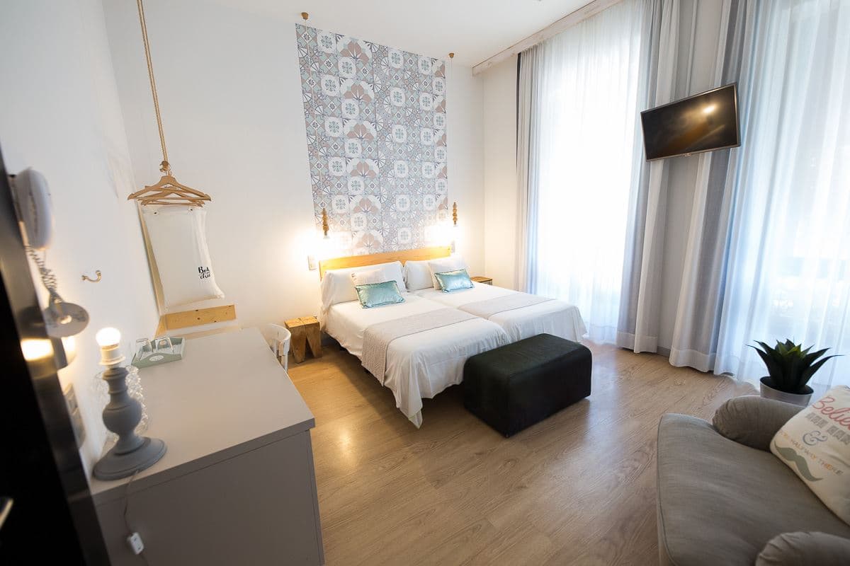rooms-standard-room-with-views