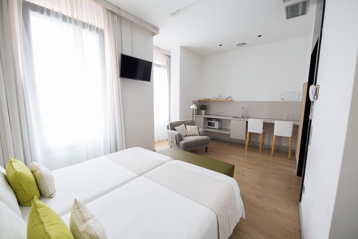 rooms-superior-room