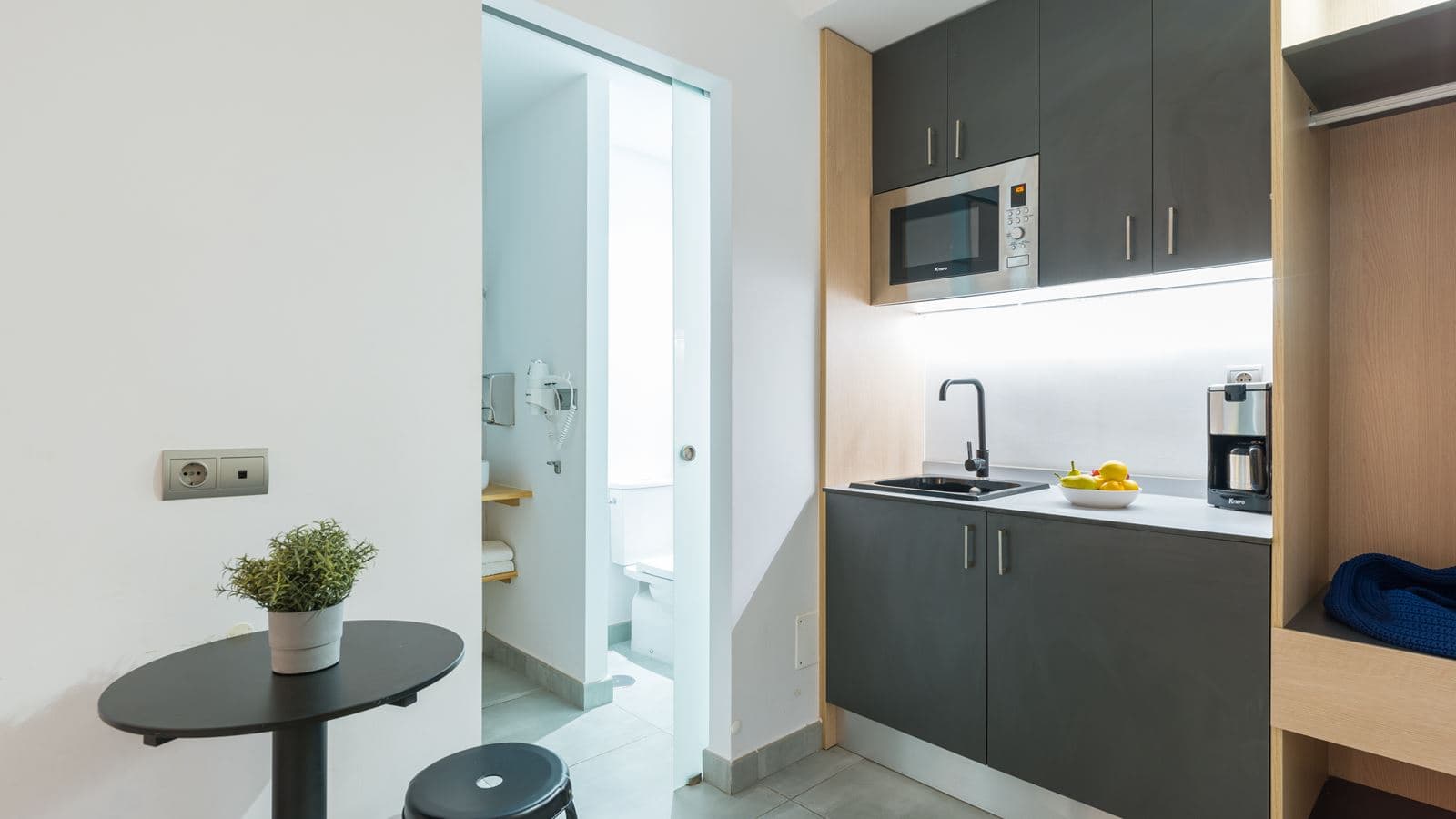 rooms-standard-double-room