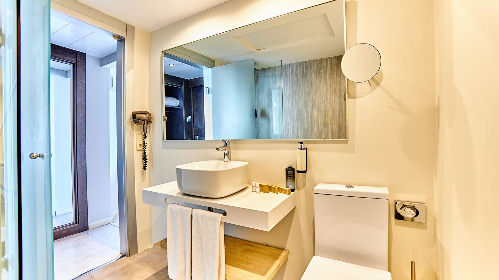 rooms-double-or-twin-sea-view-capacity-3