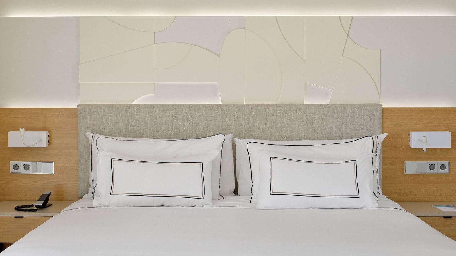 rooms-s6e-the-level-suite-ocean-view
